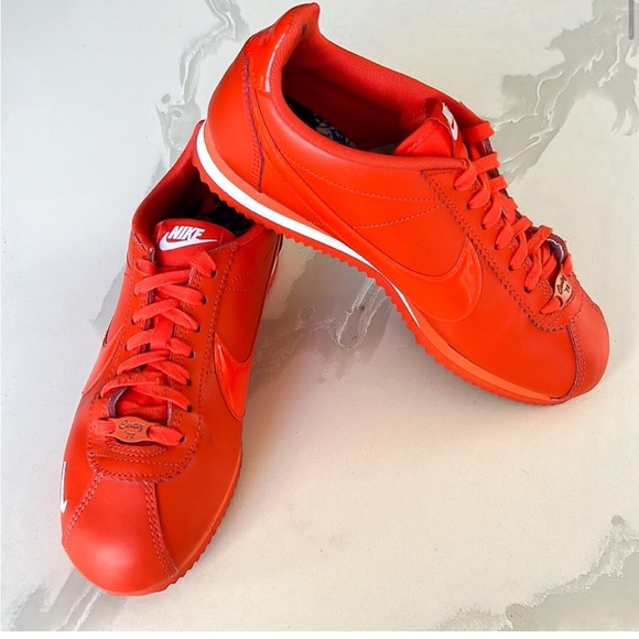 Nike Classic Cortez Premium Team Orange and White Sneaker Womens Sz 7.5